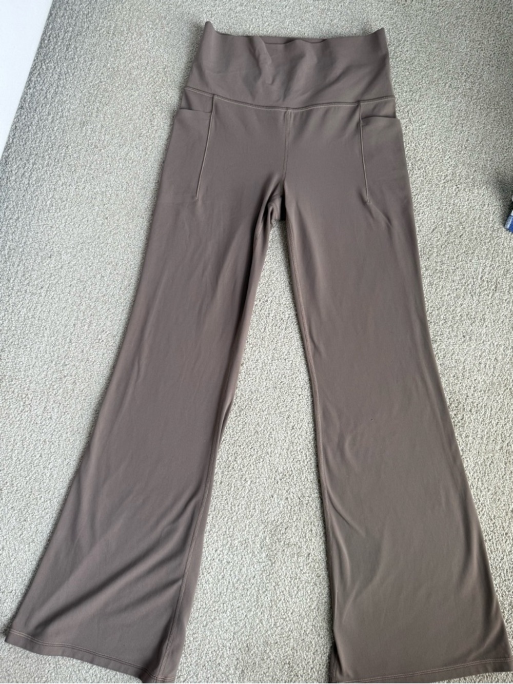 Athleta Salutation Stash Flate Pant